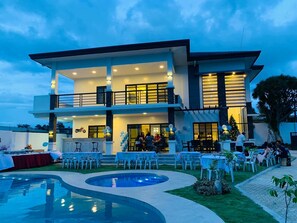 Outdoor pool - Beautiful "Casa Grande" Luxury Villa in Davao City (Davao)