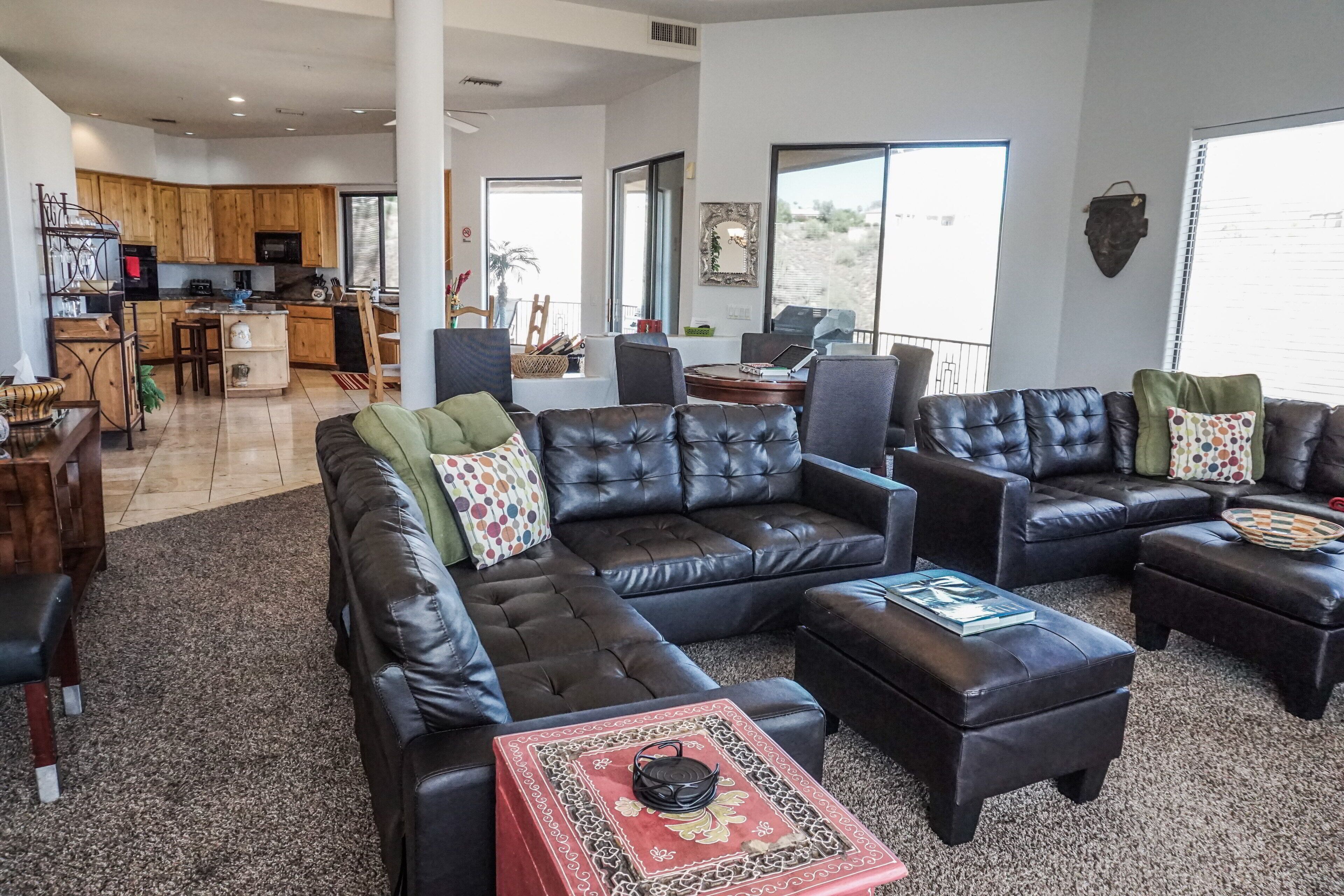 12 Beds / Great for Groups/ FREE Pool Heat / Discounted Rates 