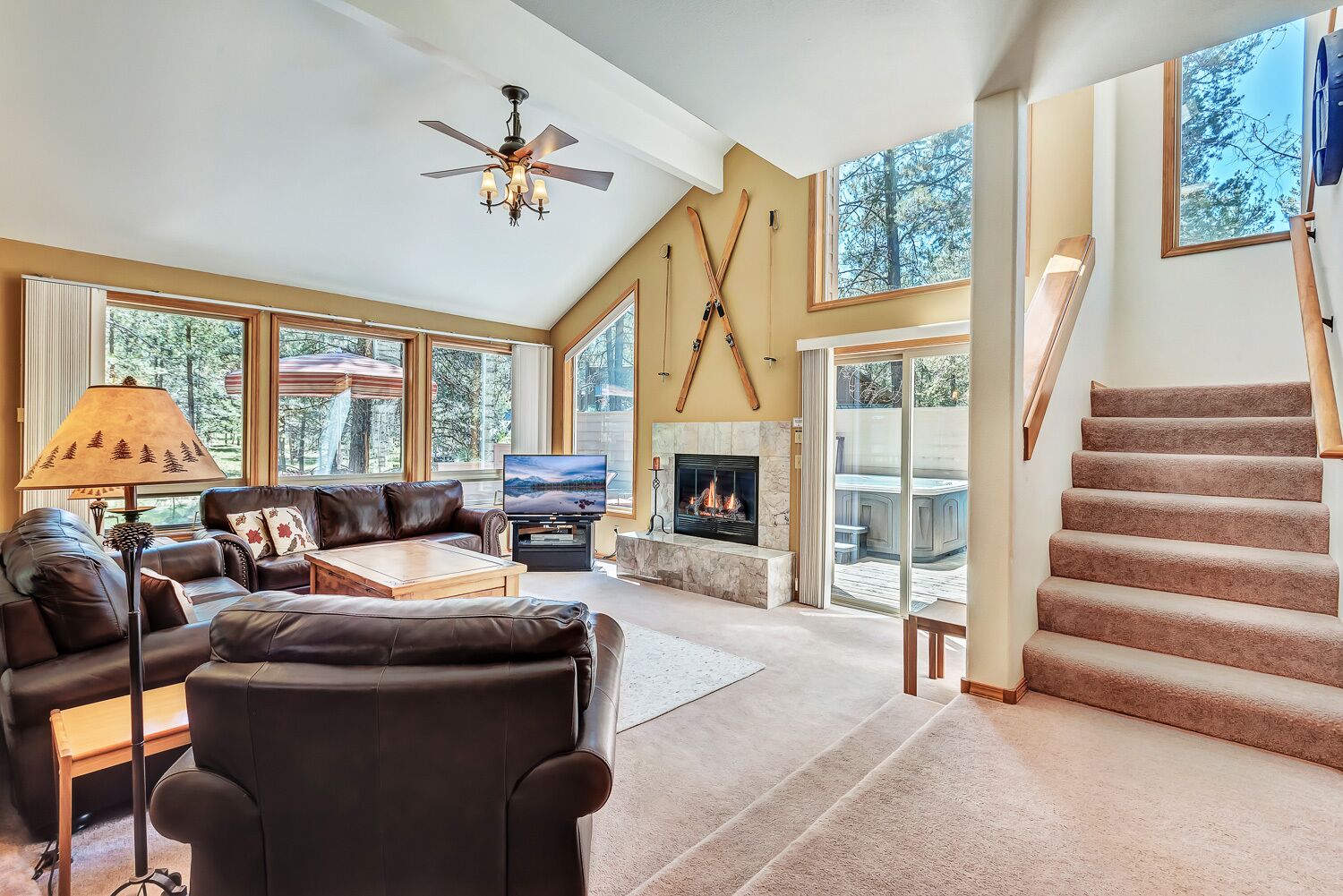 Quiet street & setting close to SHARC with Master on Main -  A/C & Sharc Passes