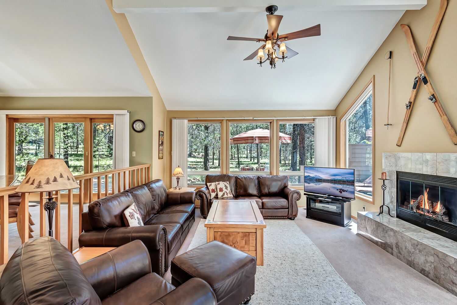 Quiet street & setting close to SHARC with Master on Main -  A/C & Sharc Passes