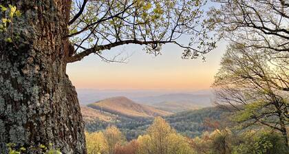 Large Vacation Rental Chalet Mountain Views 6 BR