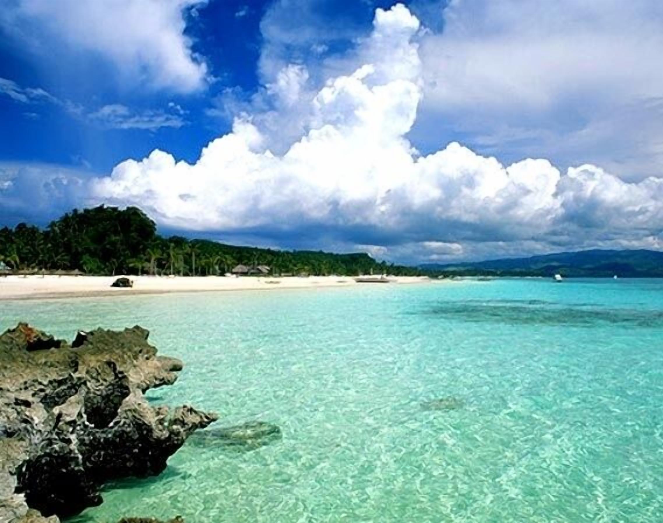 Beach nearby, sun loungers