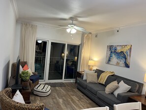 Smart TV, DVD player, books, stereo