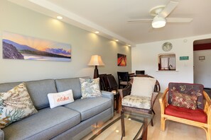 Smart TV, reproductor de DVD, libros y videoteca