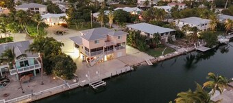 Oceanside, pet friendly, 5/3 smart home with paddle equip.-SUPs, kayaks & canoe