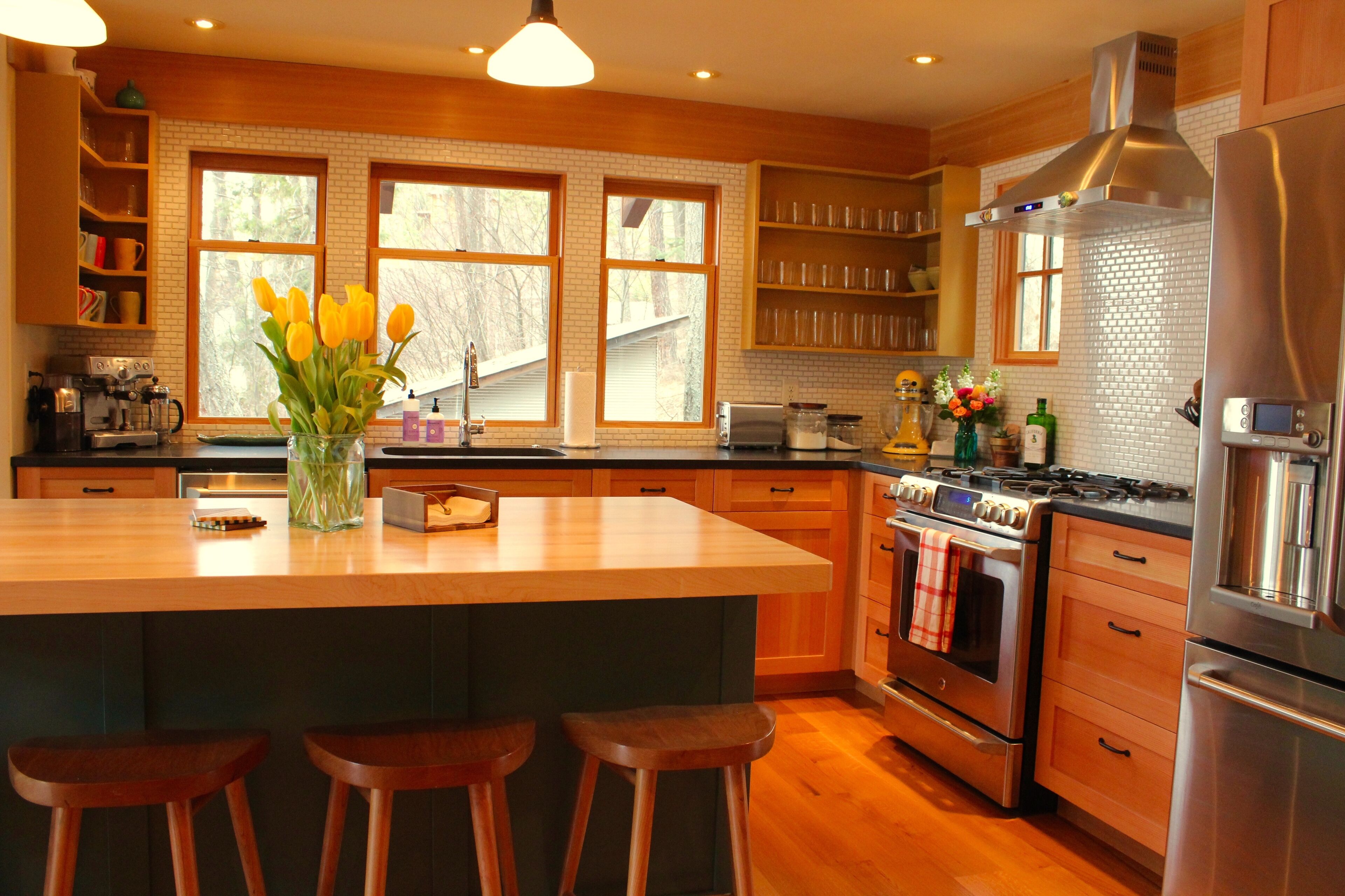 Flathead Lake Retreat ~ Come relax!  Warm & inviting...Pristine Lakefront