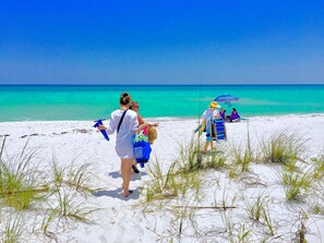 On the beach - Gulf front, Portofino paradise, sunset balcony (Pensacola Beach)
