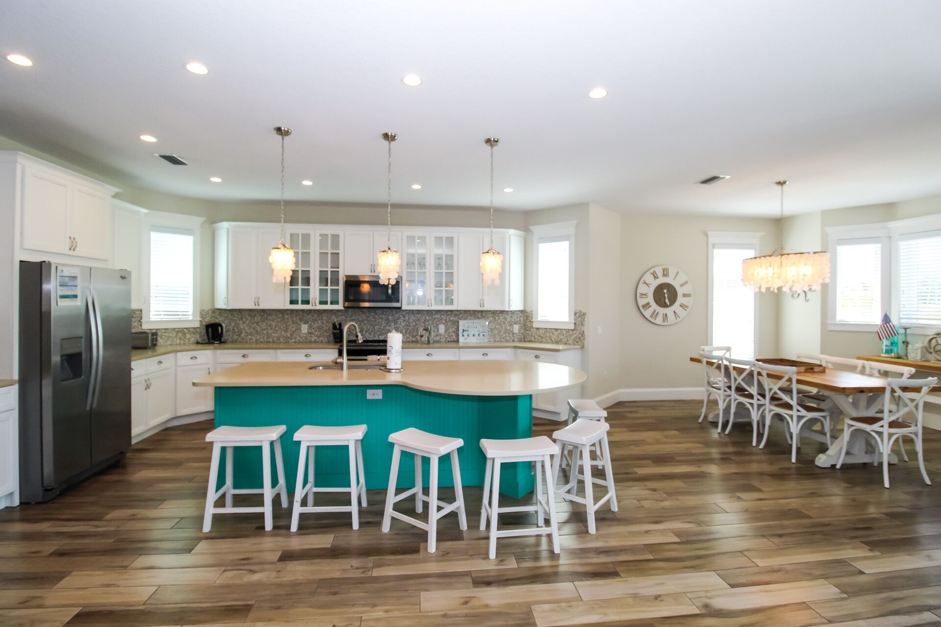 Waterslide! Private pool + spa, rooftop deck, 7 bedrooms. Dream beach house!