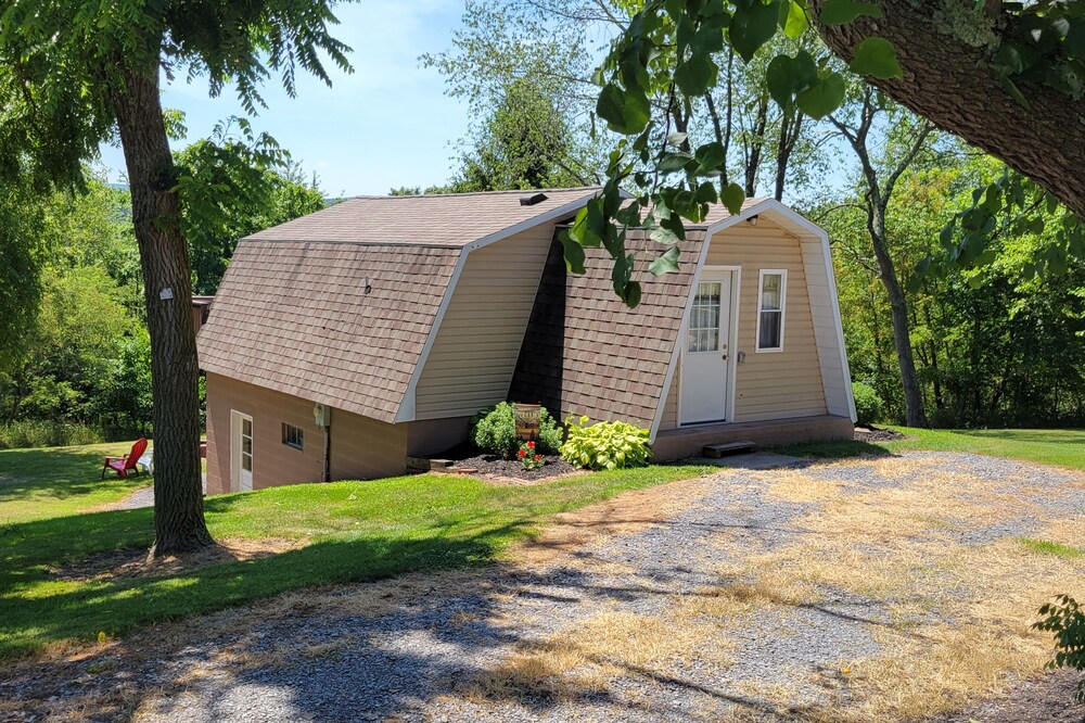 Cozy Country Cottage Just Minutes From 7-points at Raystown Lake