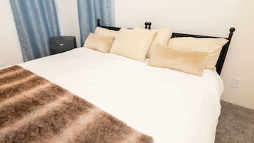 3 habitaciones, tabla de planchar con plancha, cuna de viaje y wifi