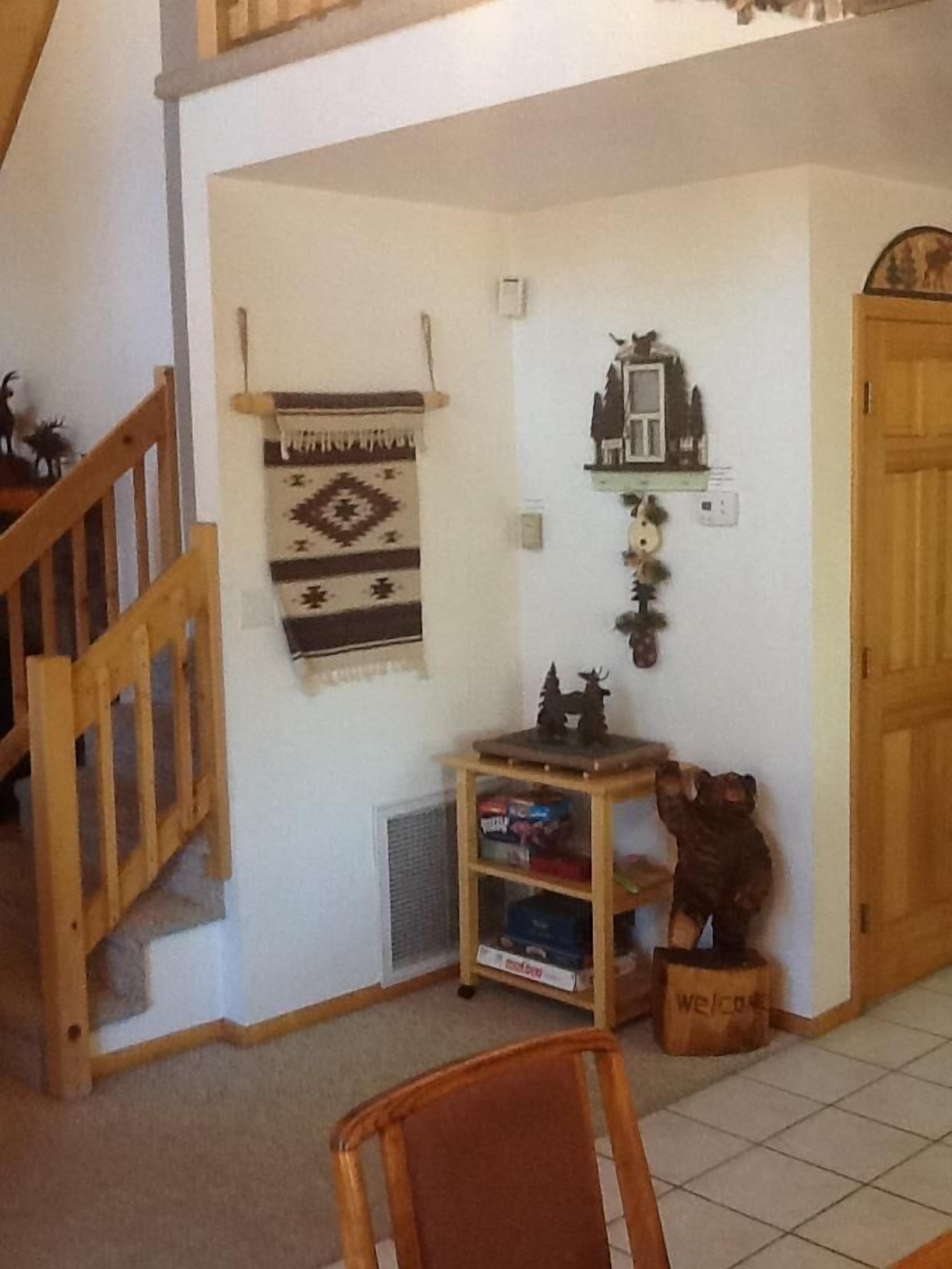 Cozy Cabin in the White Mountains of Arizona sits on one acre of land!