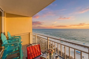 Property grounds - Resort Comforts & Stunning Emerald Coast Views-Free Beach Service! (Panama City Beach)