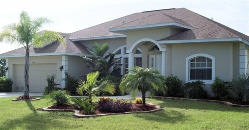 Luxury Villa on main Rotonda canal