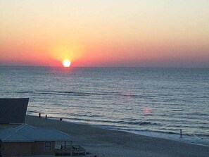 On the beach - 2nd floor, corner, beach front, On The Gulf Of Mexico.  Harbour Place 211 (Orange Beach)