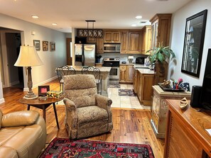 Interior - Victorian style cottage (Bay St Louis)