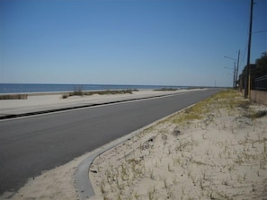 Beach nearby, sun-loungers, beach towels