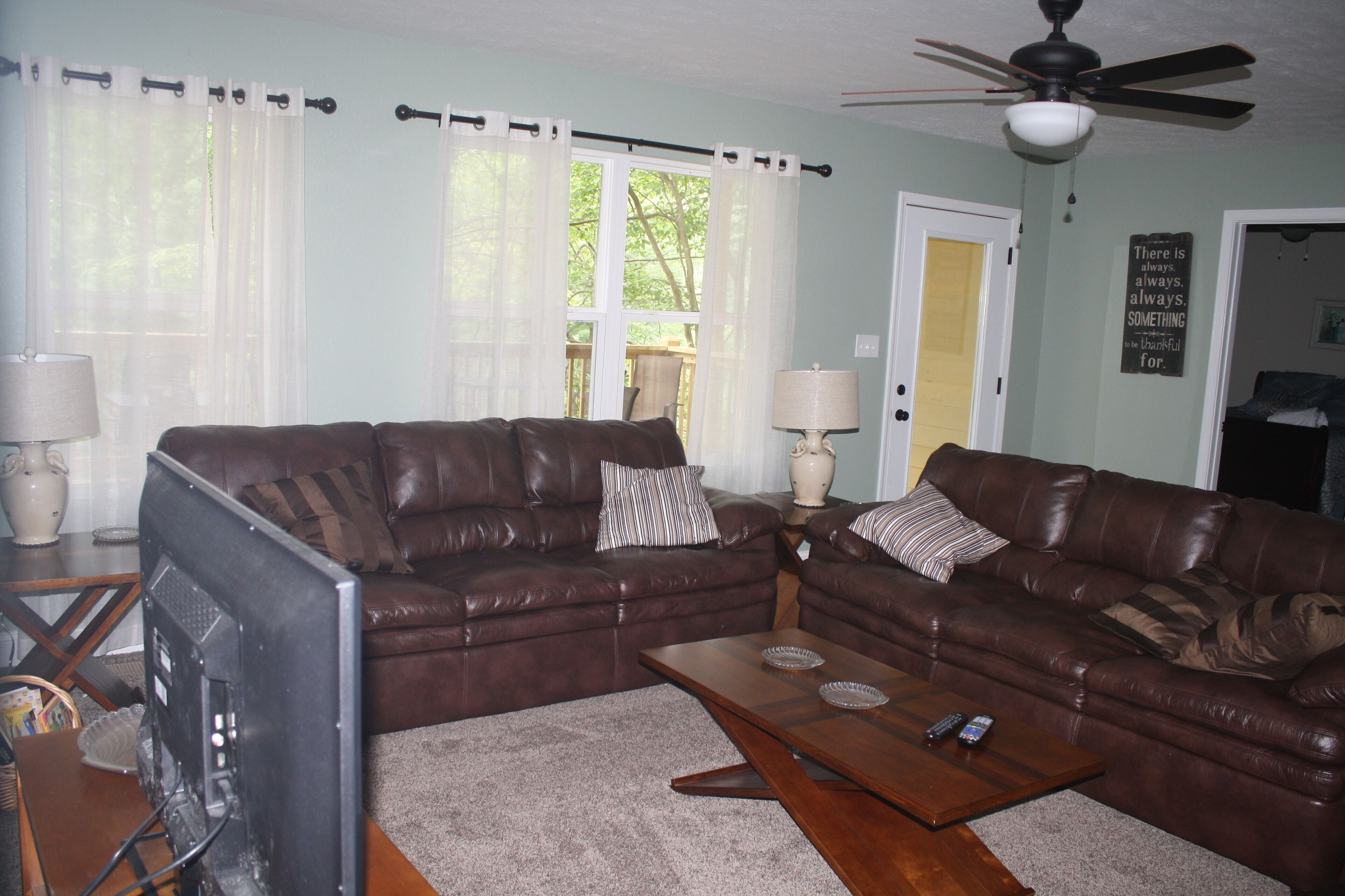 Super Location in Lakeside Estates--w/pool; basketball ct; walking tr; boat ramp