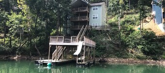 Great Blessings es una hermosa casa de 9 habitaciones y 9 baños justo en el lago Norris