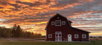 Relax At The Farm!   Newly Built Studio Apartment In The Barn At Selah Farm
