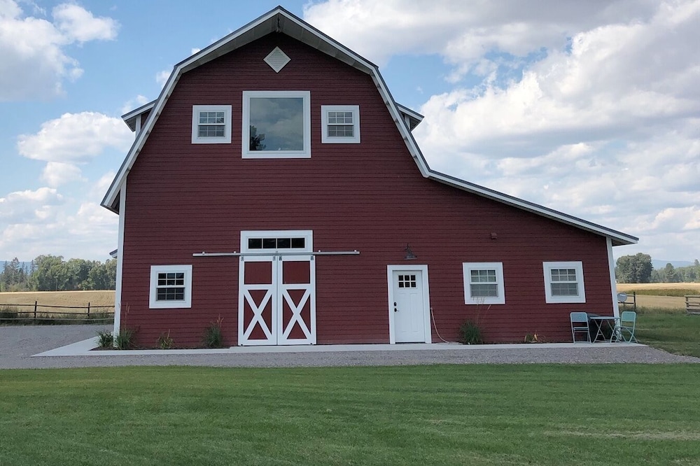 Relax At The Farm! Newly Built Studio Apartment In The Barn At Selah Farm