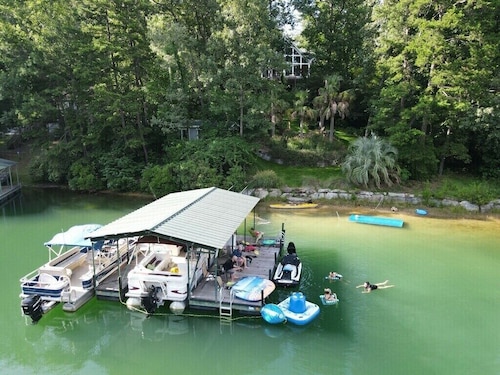 Amazing Lake Keowee Home! Private Dock, Fire Pit, and Bunk House by the water! 