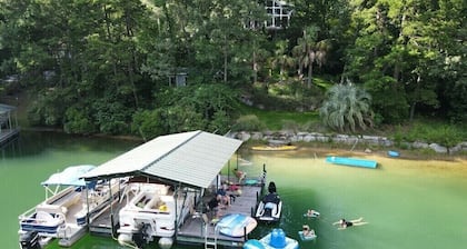 Amazing Lake Keowee Home! Private Dock, Fire Pit, and Bunk House by the water!