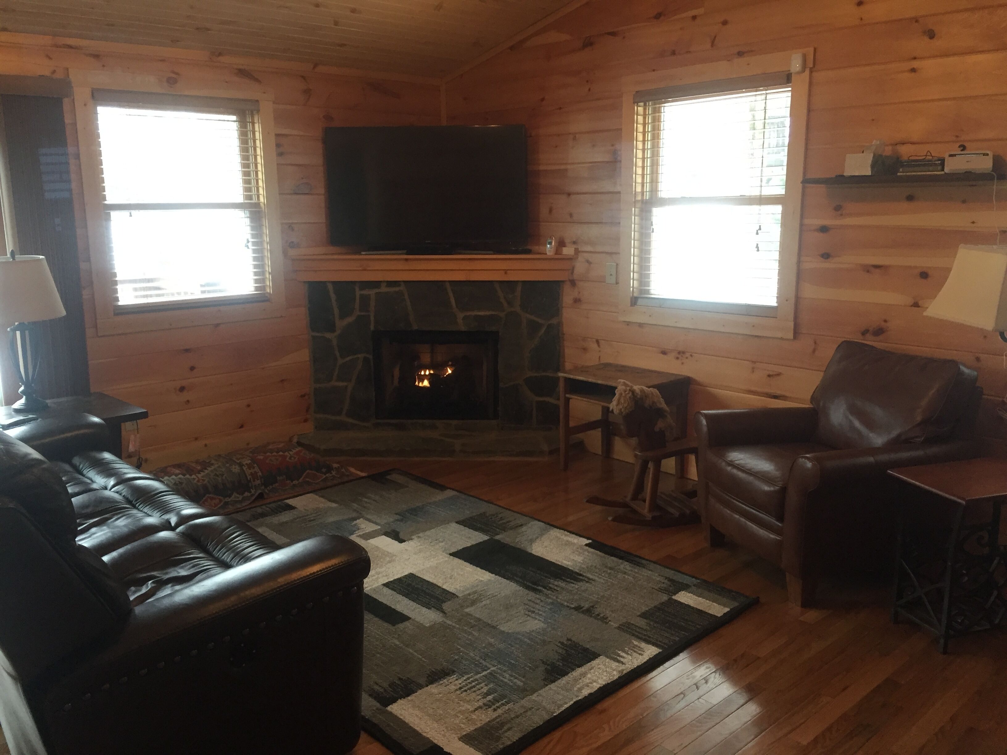 Relaxing Mountain Escape with all of the Comforts of Home