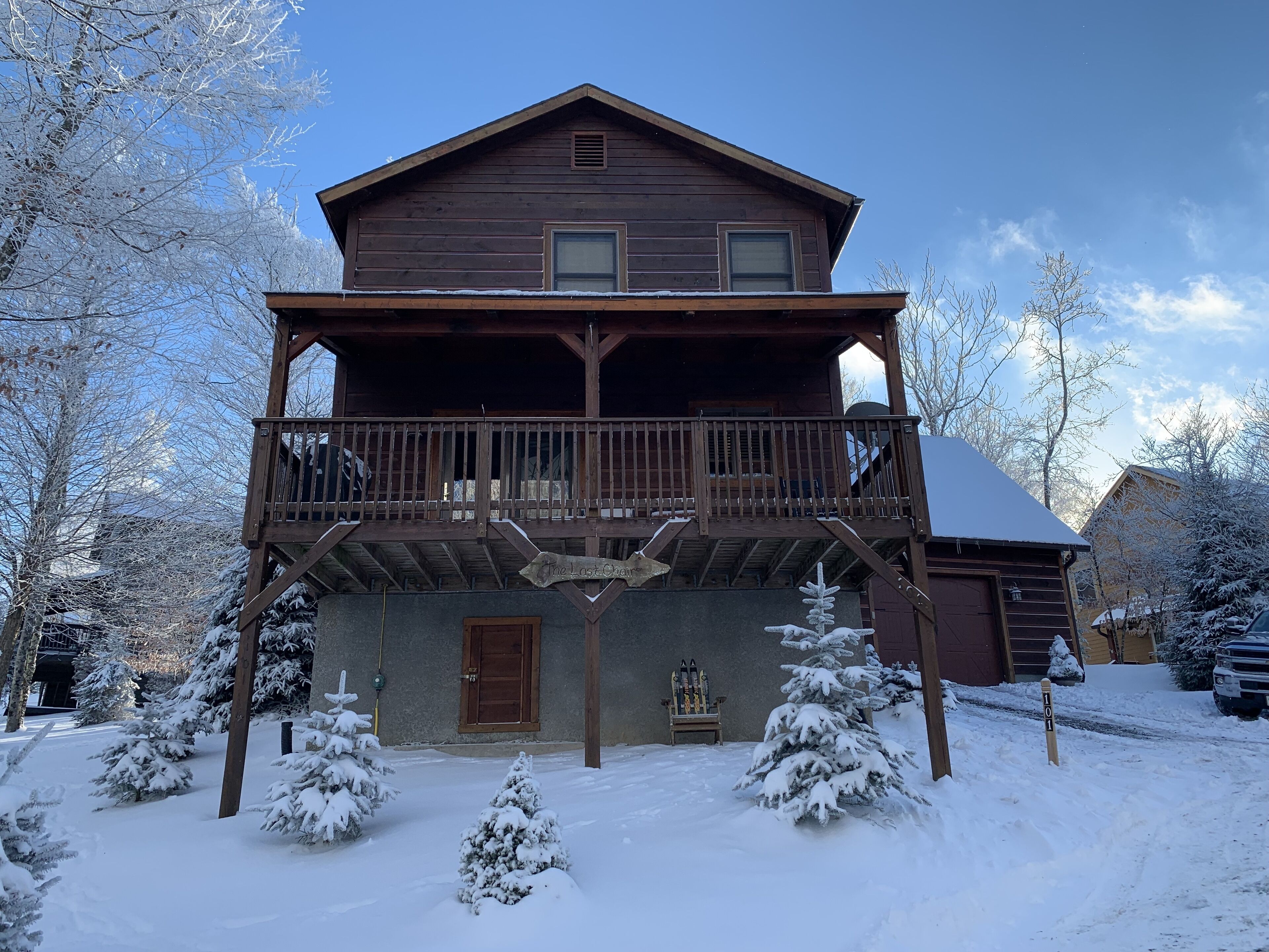 Relaxing Mountain Escape with all of the Comforts of Home