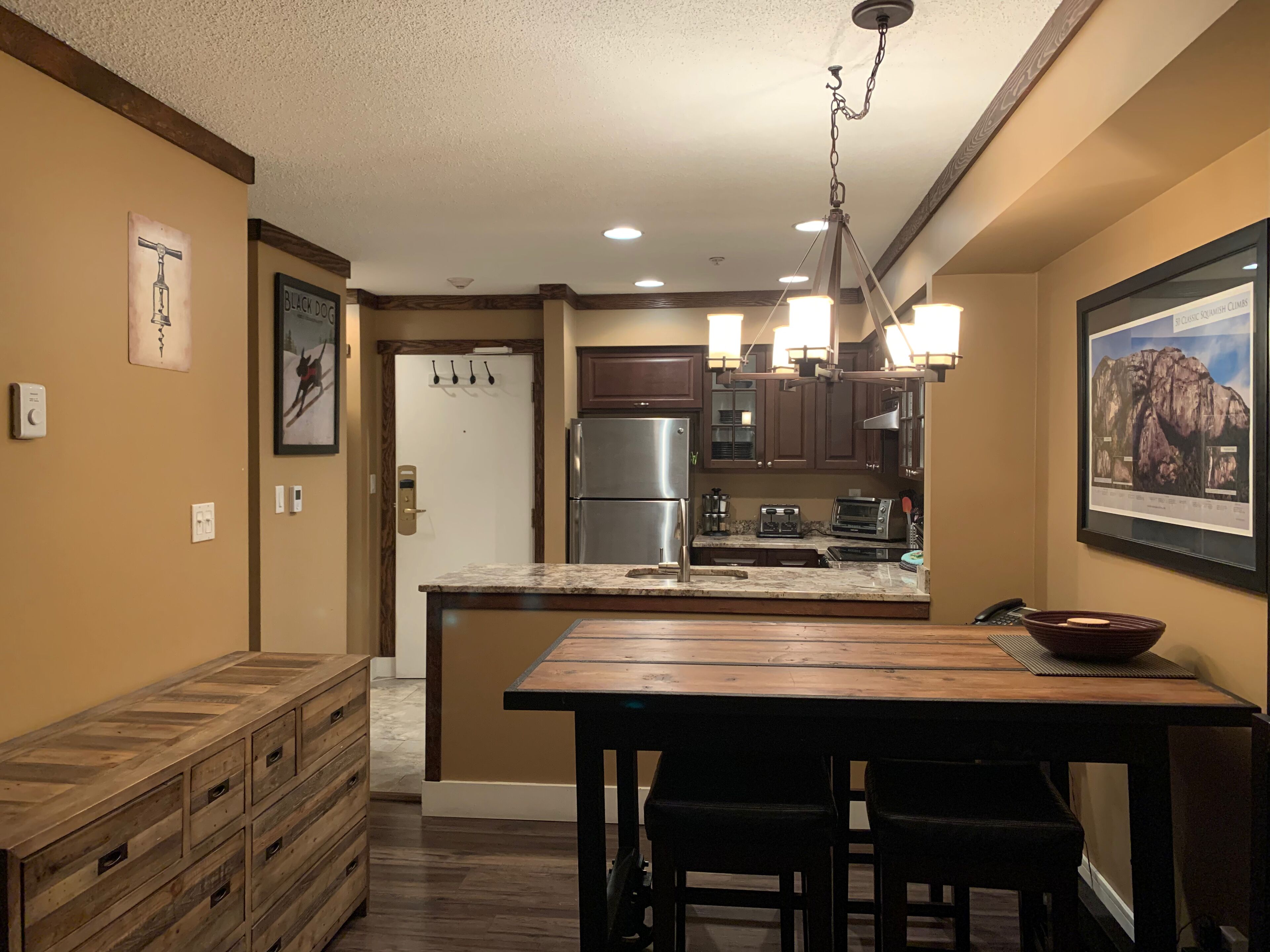 Steps to Ski Lifts! 1 bdr w/Heated Pool & Hot Tub