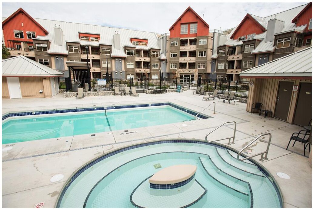 Steps to Ski Lifts! 1 bdr w/Heated Pool & Hot Tub