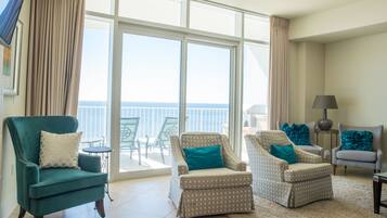 Flat-screen TV, fireplace, DVD player, stereo