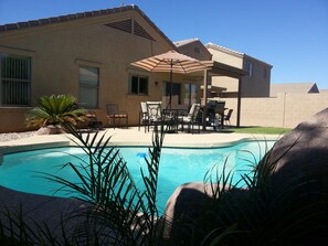 Outdoor pool - Near Cardinals Stadium, Texas Rangers Stadium, Golf, NASCAR and Hiking    (Surprise)