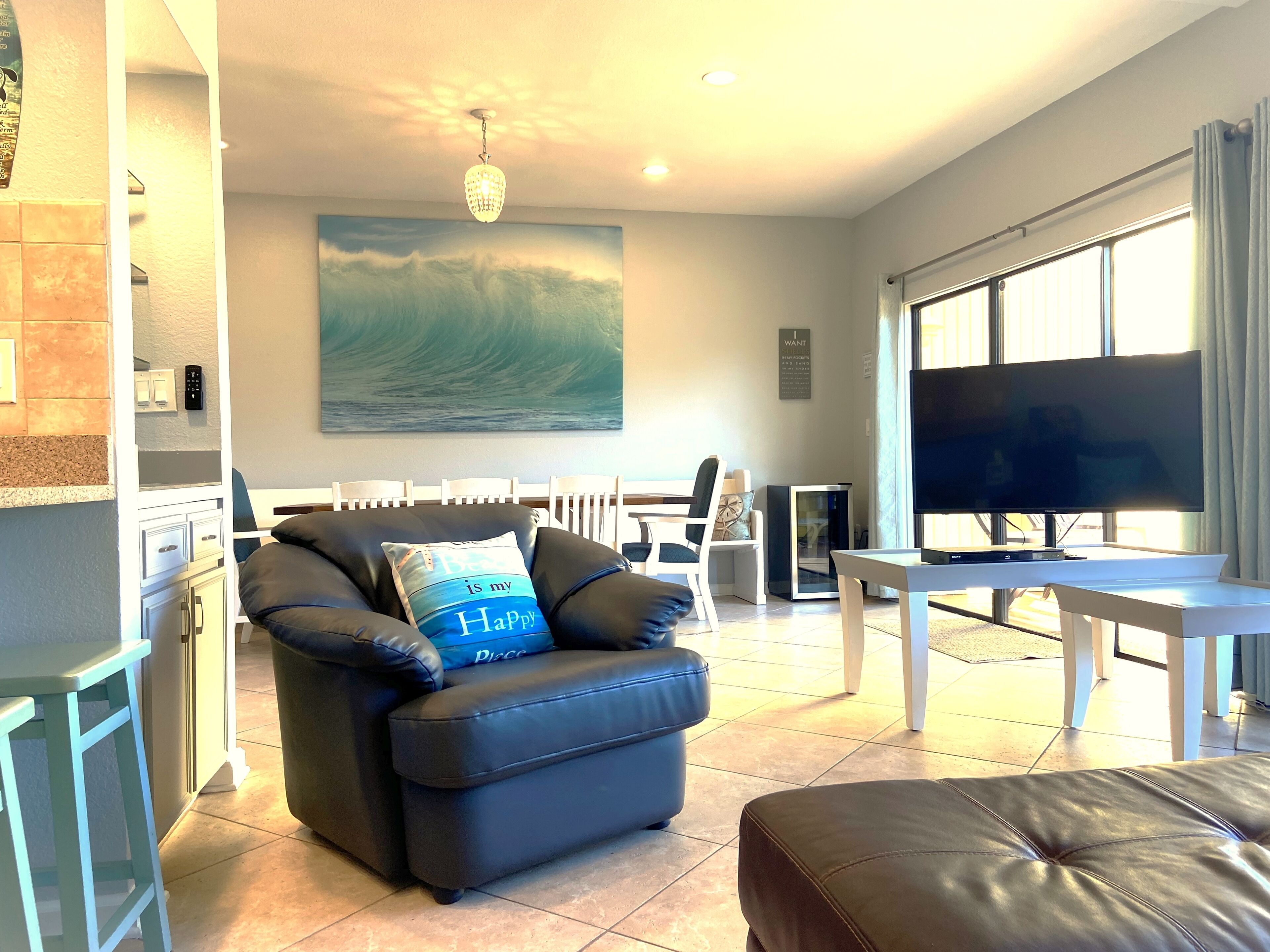 Kayaks, Paddleboards, Bikes, Tennis, Pool, Fishing Dock, & Gas Grill