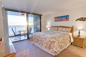 1 bedroom, in-room safe, desk, iron/ironing board - 100% Oceanfront & Unobstructed View -The Mahana 8th floor, 1BR/2BATHROOMS! (Lahaina)