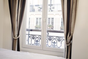 1 bedroom, iron/ironing board, travel cot, free WiFi - Prestigious Elegance Marais Apartment, AIR CONDITIONING, (Paris)