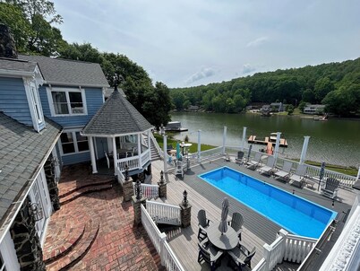 7 Bed Lakefront Villa with a Pool and Pontoon boat available for rent!