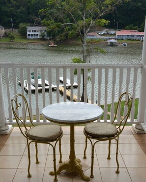 Outdoor dining - 7 Bed Lakefront Villa with a Pool and Pontoon boat available for rent! (Charlotte)