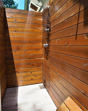 Combined shower/tub, hair dryer, towels, soap
