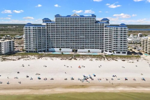 Lighthouse 616 - Beachfront with views!