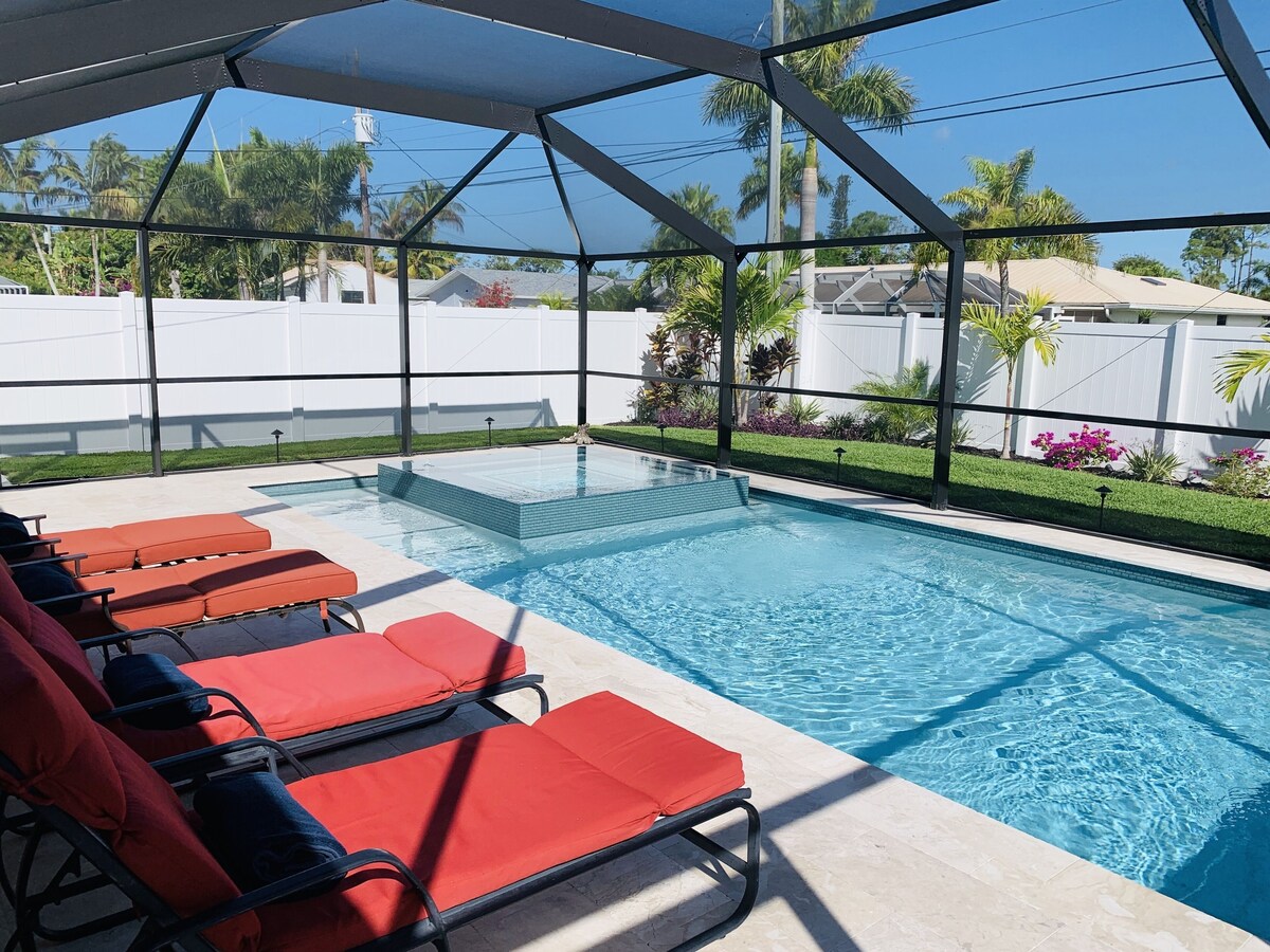 Photo 4 of HAPPYOURS Luxury Heated Pool, Hot tub No Additional Fees!!! @ Vanderbilt beach