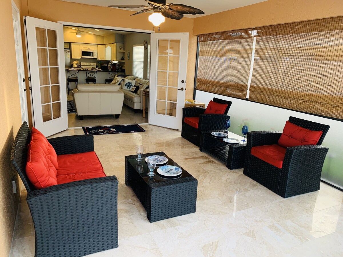 Photo 13 of HAPPYOURS Luxury Heated Pool, Hot tub No Additional Fees!!! @ Vanderbilt beach