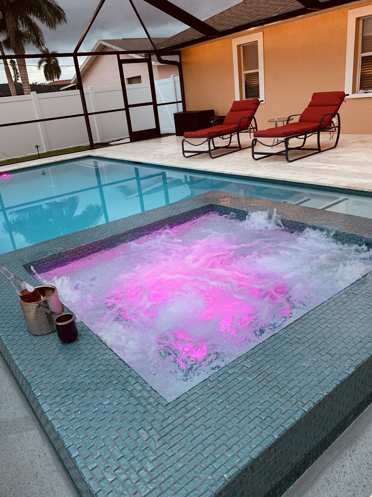 Photo 16 of HAPPYOURS Luxury Heated Pool, Hot tub No Additional Fees!!! @ Vanderbilt beach