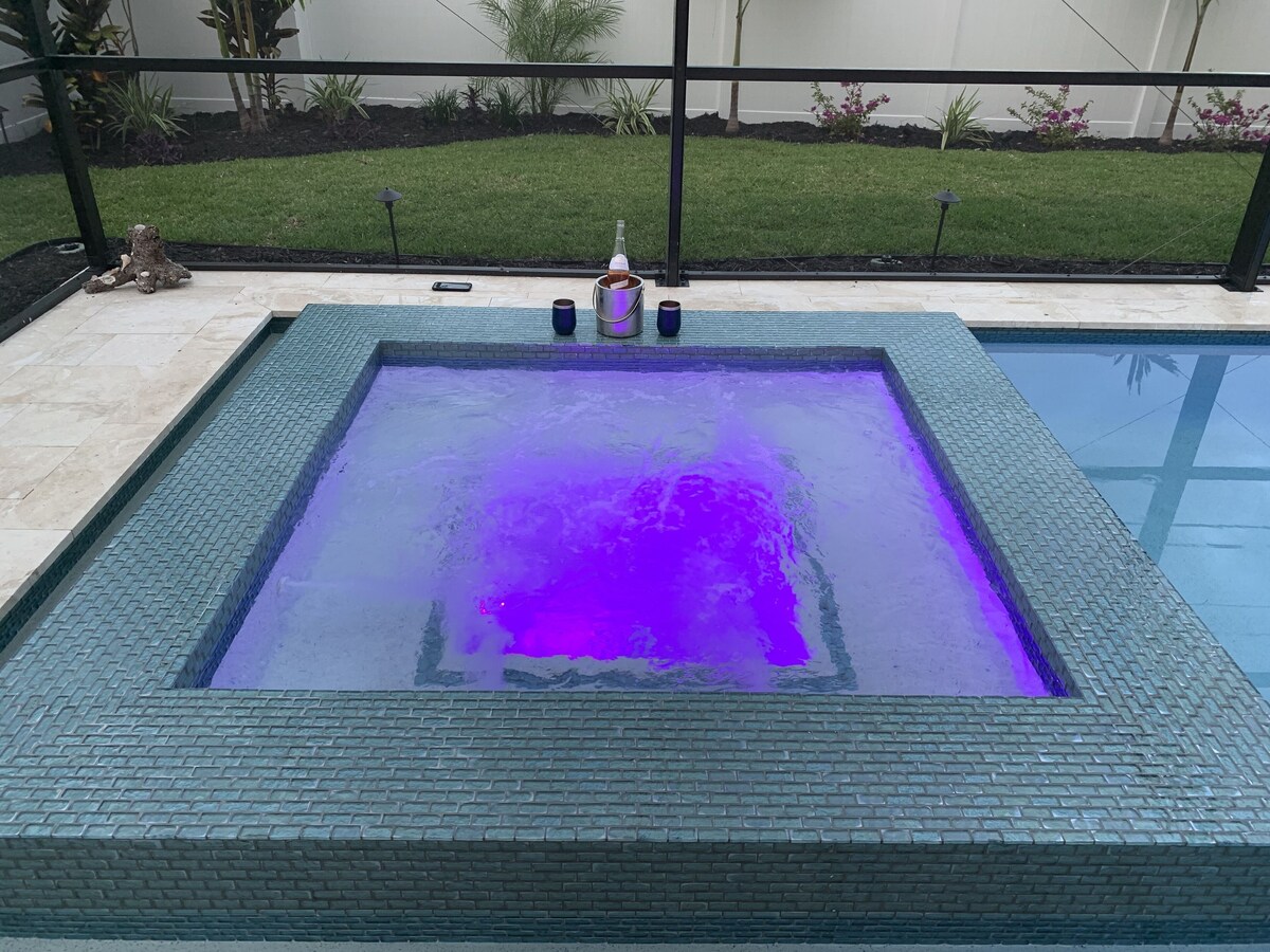Photo 18 of HAPPYOURS Luxury Heated Pool, Hot tub No Additional Fees!!! @ Vanderbilt beach