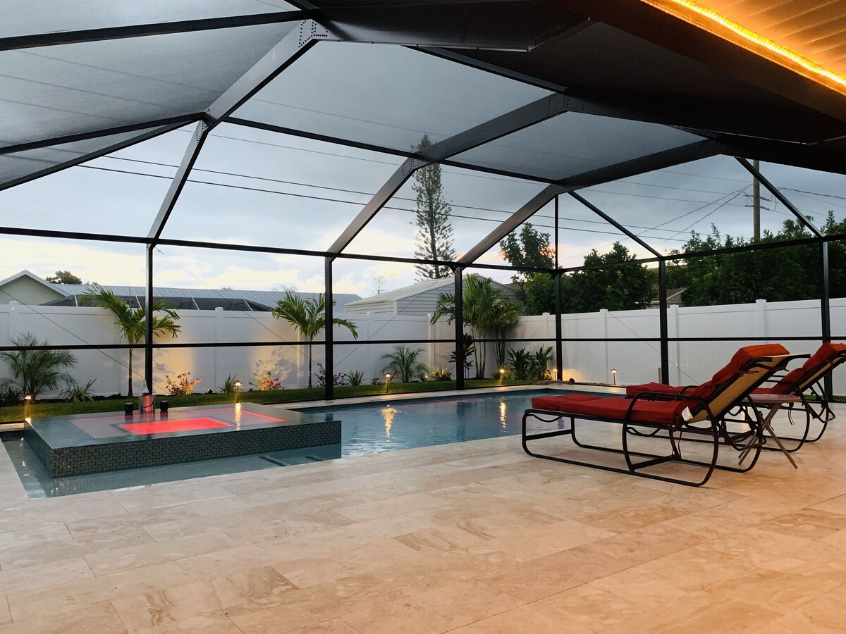 Photo 2 of HAPPYOURS Luxury Heated Pool, Hot tub No Additional Fees!!! @ Vanderbilt beach
