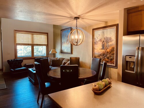 Location! Comfort! Convenience! Close To Deer Valley And Park City!