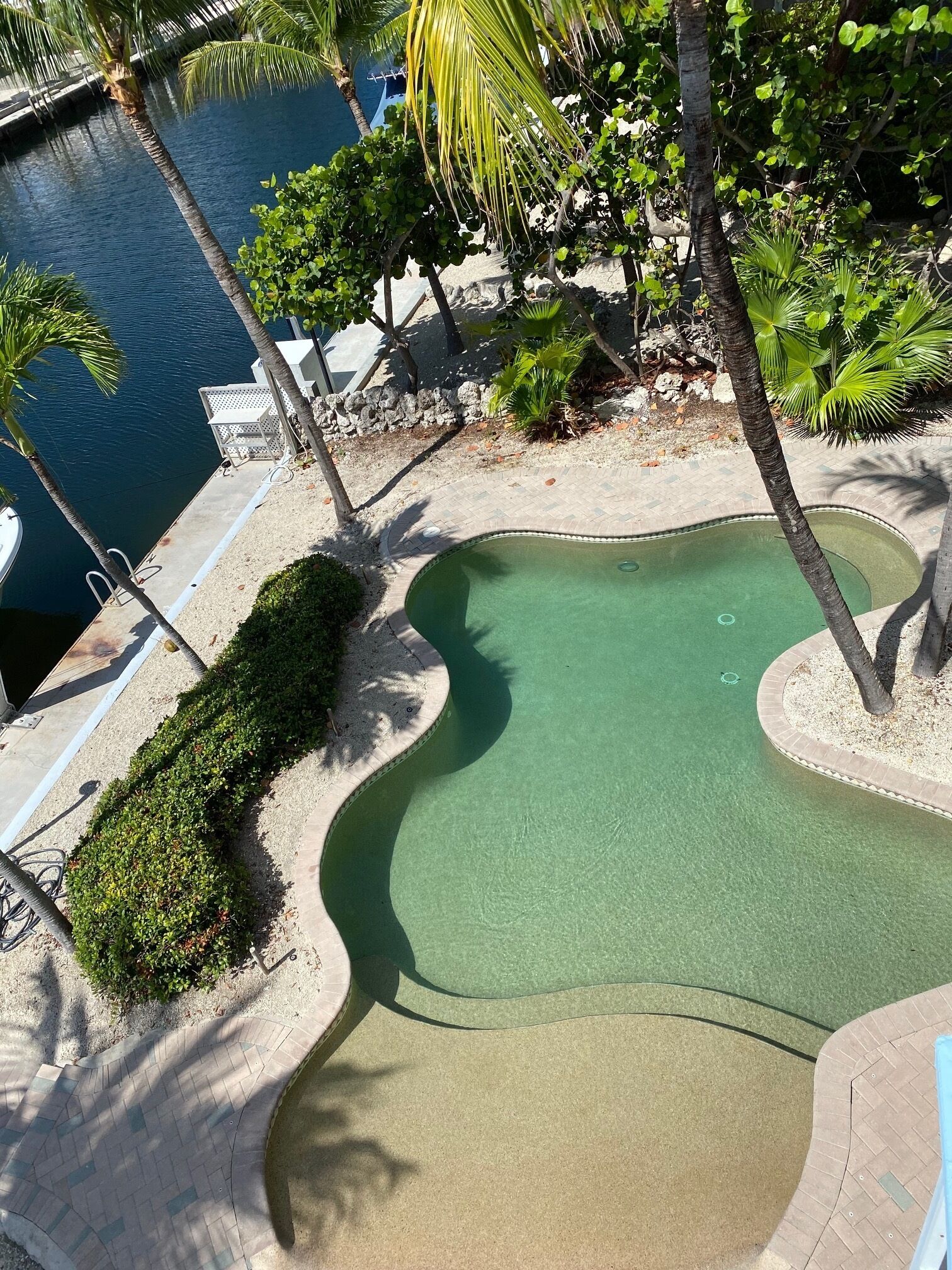 حمّام سباحة خارجي، حمّام سباحة مُدفَّأ