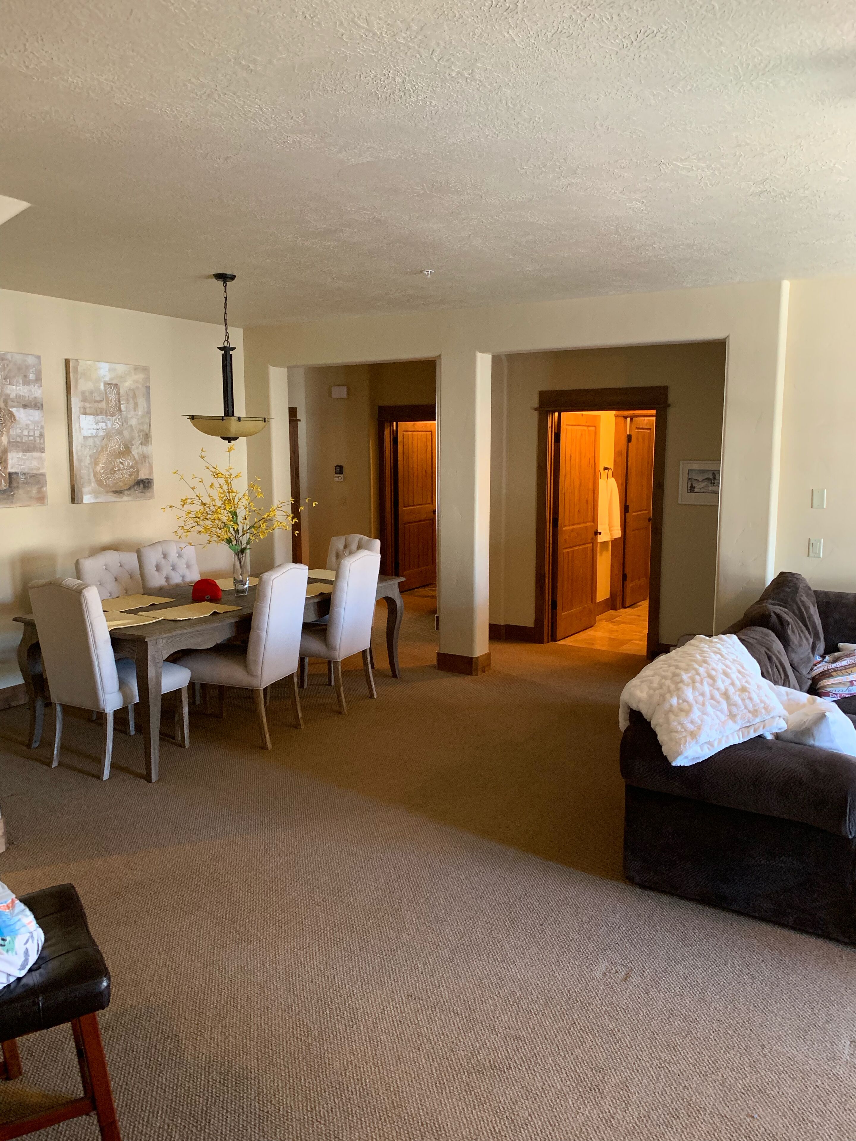 Cozy 3 bedroom 2 Bath in newest condos on the mountain