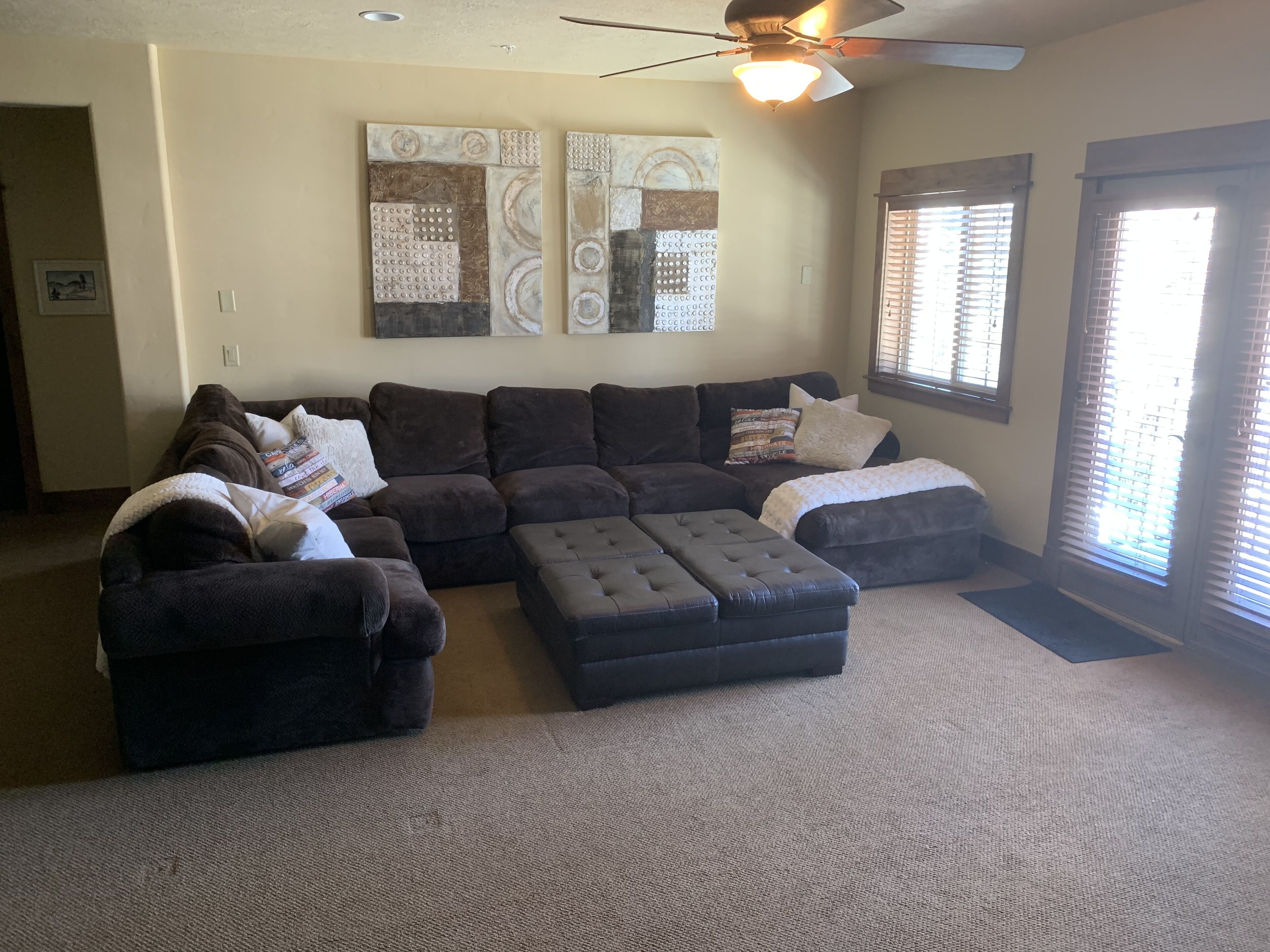 Cozy 3 bedroom 2 Bath in newest condos on the mountain