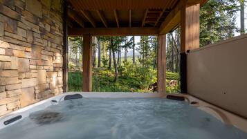 Bain à remous extérieur
