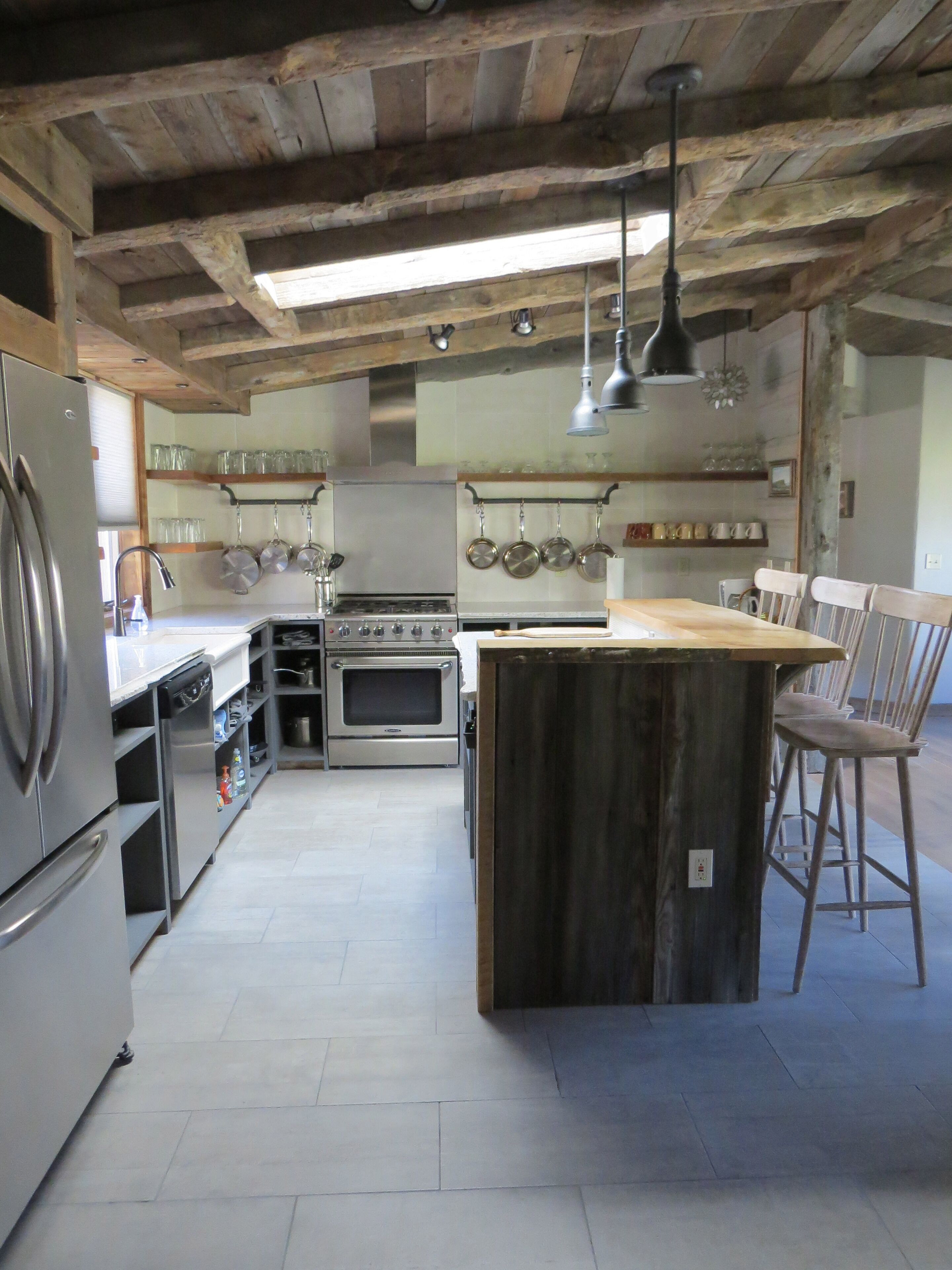 Breathtaking Views of Yellowstone on the Yellowstone River in a Luxury Lodge!